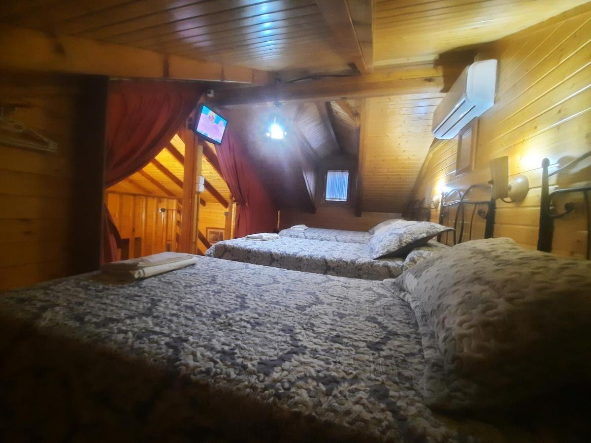 Cabanas De Madera El Rinconcillo アロヨ・フリオ エクステリア 写真